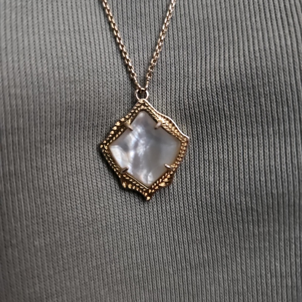 Kendra Scott Kacey pearl necklace